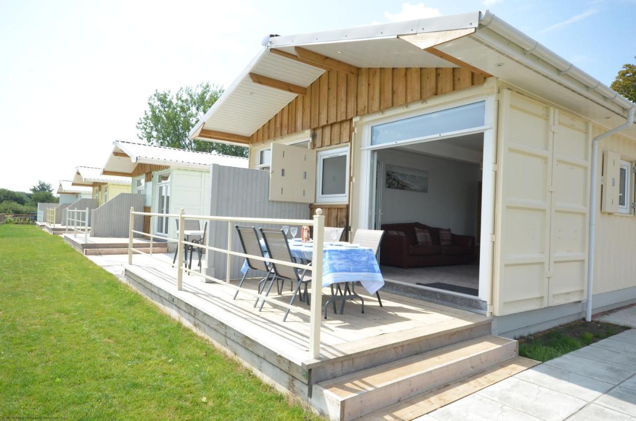 Premium Lake Lodges Chichester Buitenkant foto