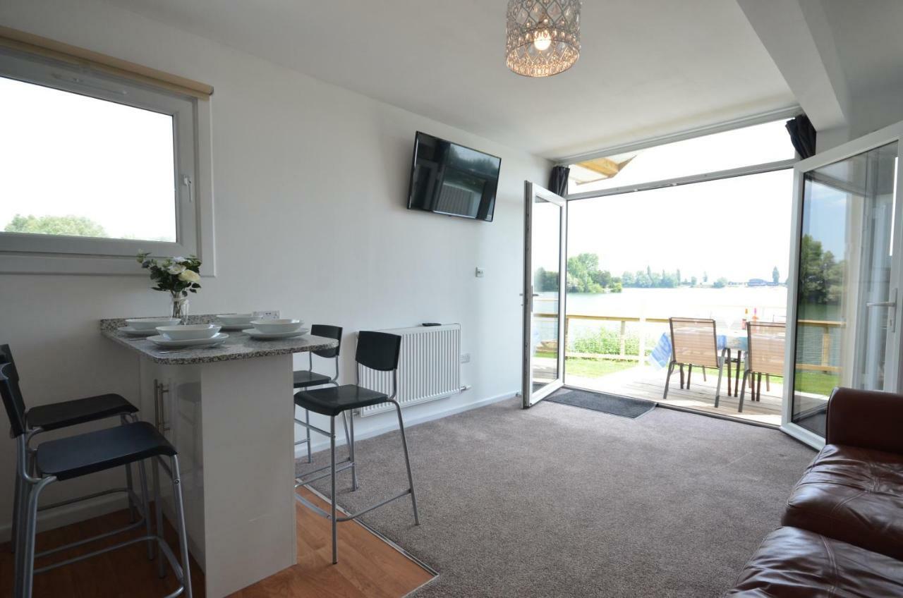 Premium Lake Lodges Chichester Buitenkant foto