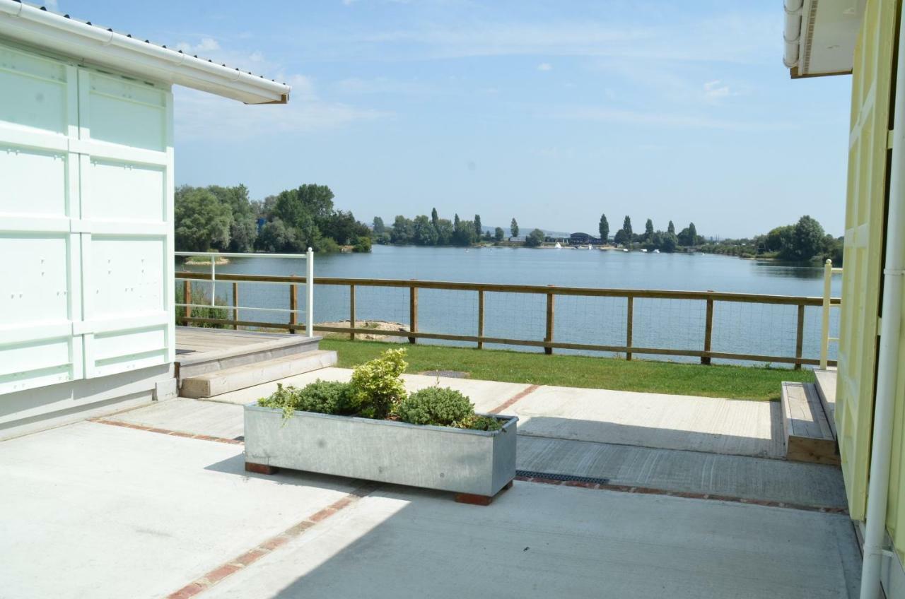 Premium Lake Lodges Chichester Buitenkant foto